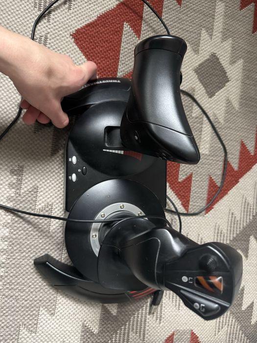joystick thrustmaster