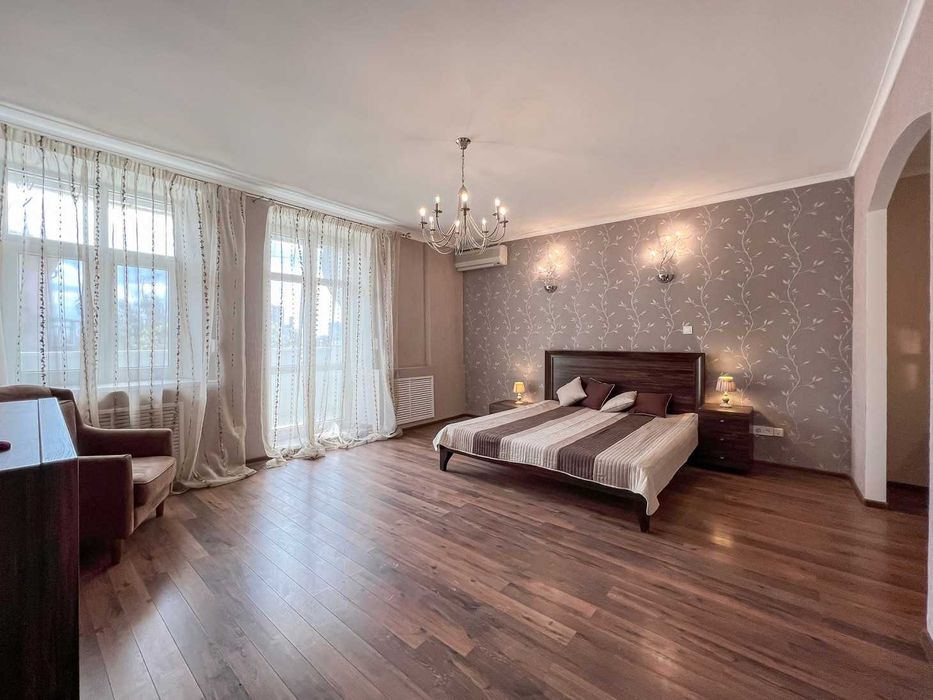 Продаж 3к квартири в Києві, Богомольця вул., 7/14 Без комісії