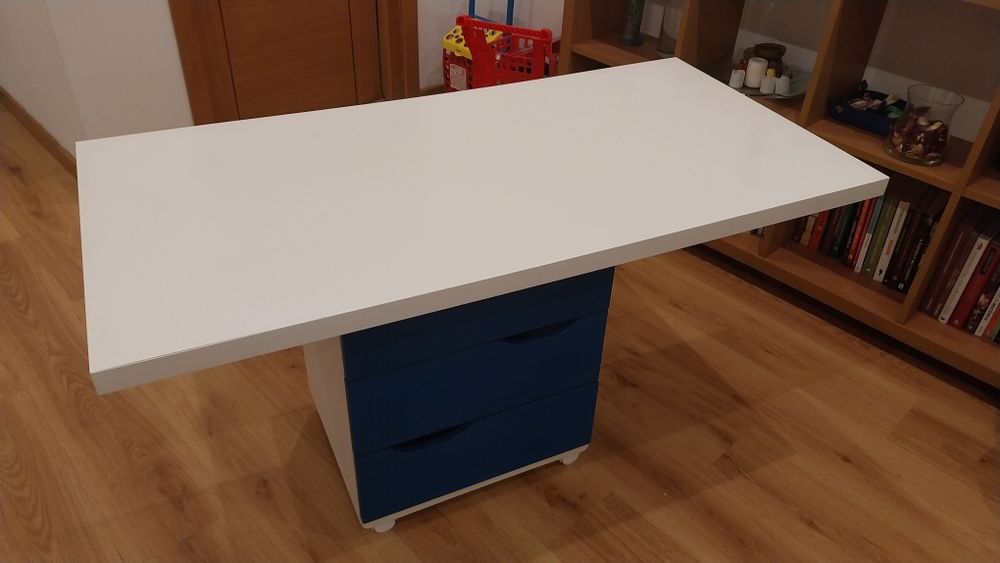 Secretária + módulo gavetas