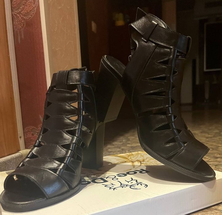 Жіночі  туфлі з натуральної шкіри