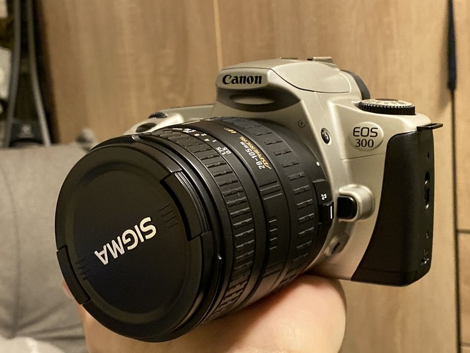 Aparat Canon EOS 300 Obiektyw Sigma 28-105mm UC-III