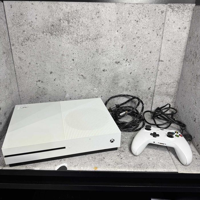 Konsola Xbox One S 500Gb + Pad | Zasilacz | Kabel HDMI