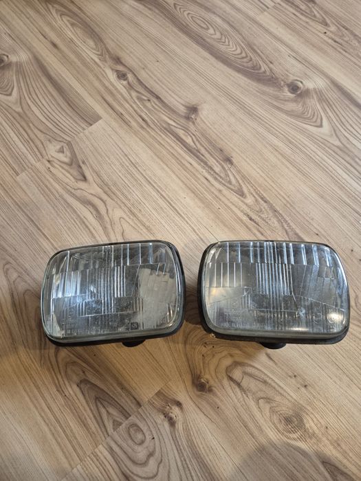 Reflektory główne lampy przód FIAT 126P