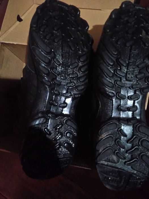 Кросівки Adidas GSG.7.9.E 
високоякісна підсилена підошва.