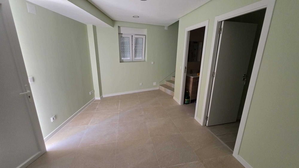 VENDA OU PERMUTA de moradia T2 Remodelada em Charneca – Venda do Pinheiro