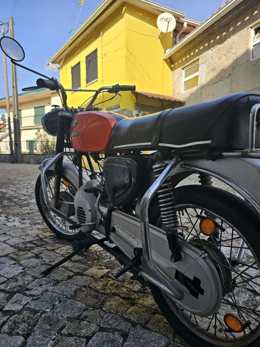 Famel 49cc – Clássica – Documentos em dia – 1500€