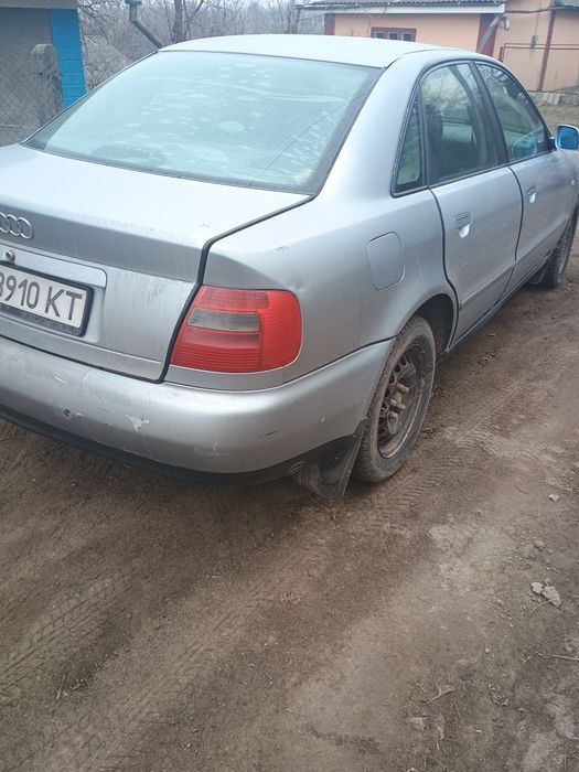 Ауді А4 б5 1,6 газ/ бенз