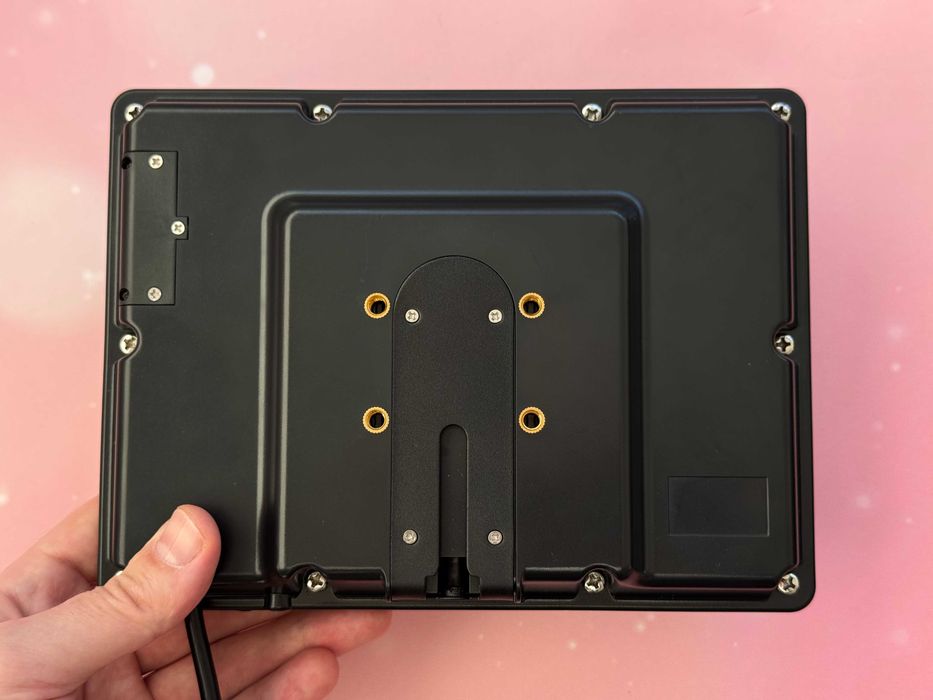 ВОДОНЕПРОНИЦАЕМЫЙ AHD монитор на две камеры