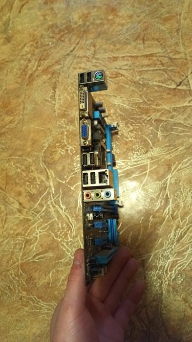 Рабочая материнская плата DDR3 socket 1155