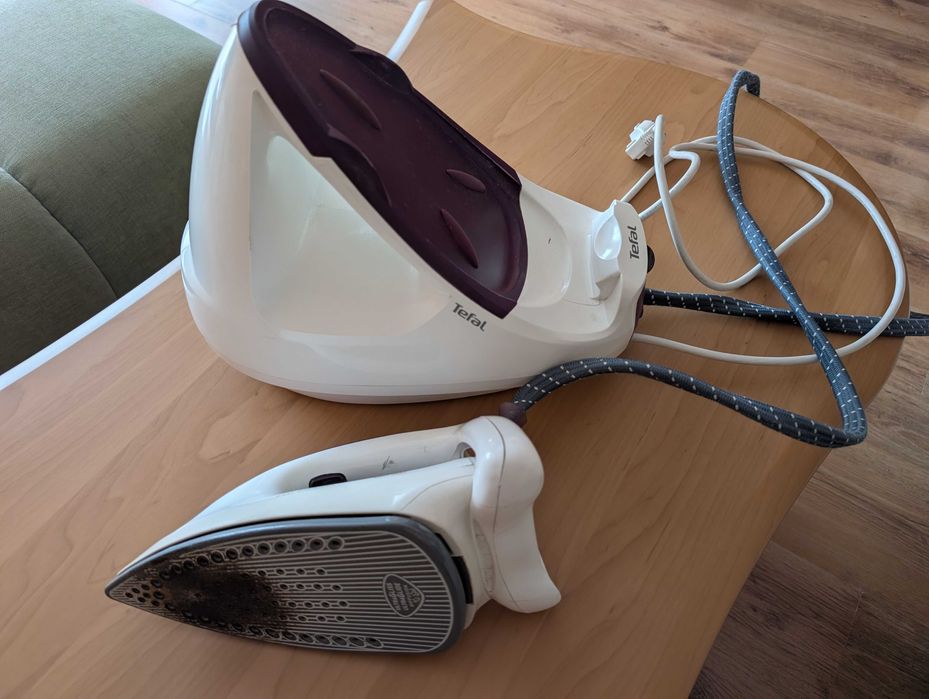Stacja parowa Tefal GV5230 - uszkodzona
