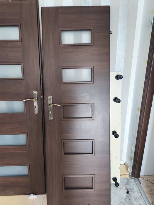 Dzwi w średnim stanie