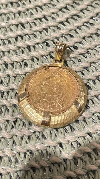 Pendente em ouro 19.2k + libra 22k