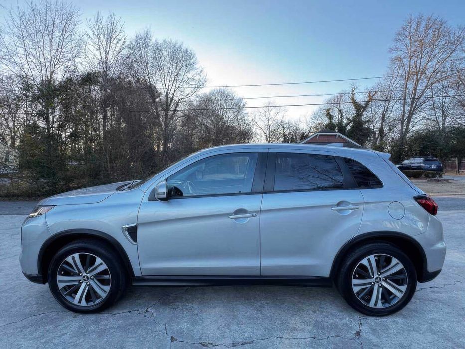 Mitsubishi Outlander SEL      2022