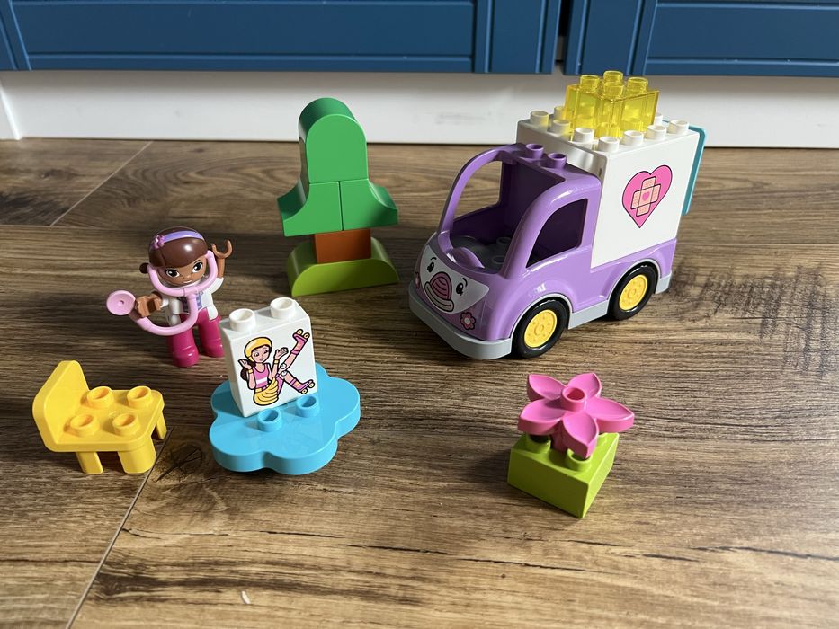 Lego duplo 10605 karetka dr Dosi klinika dla pluszaków