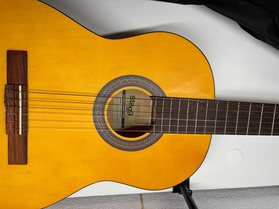 Guitarra Classica Stagg C440 com mala- praticamente nova