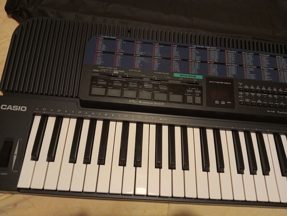 Piano Casio CT-680
