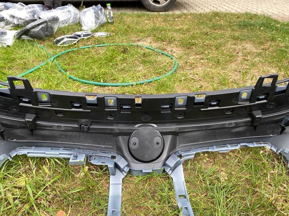 BMW i7 7 G70 бампер передній M-sport 6pdc без нюансів можна колір C4P