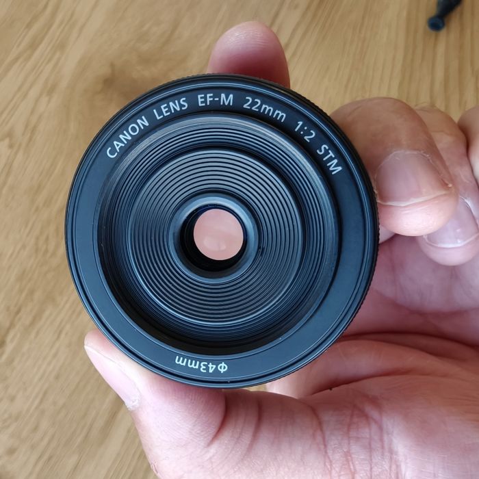 Canon M6 Mark II + 22mm f2 ef-m