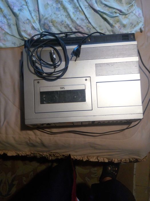 HITACHI VT-14EH видеомагнитофон