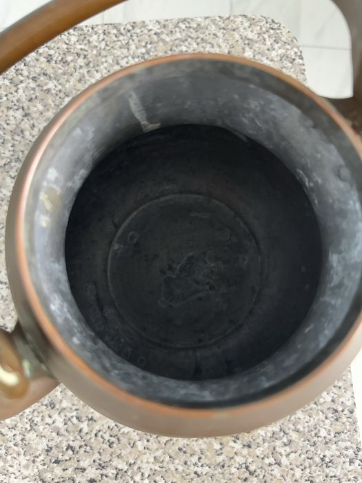 Медный огромный чайник