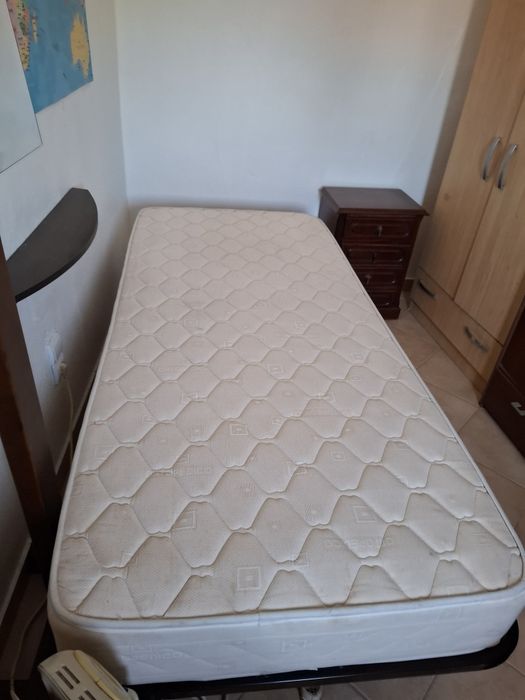 Cama solteiro como nova