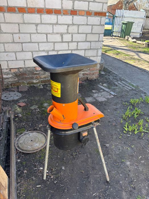 Продам садовий подрібнювач
