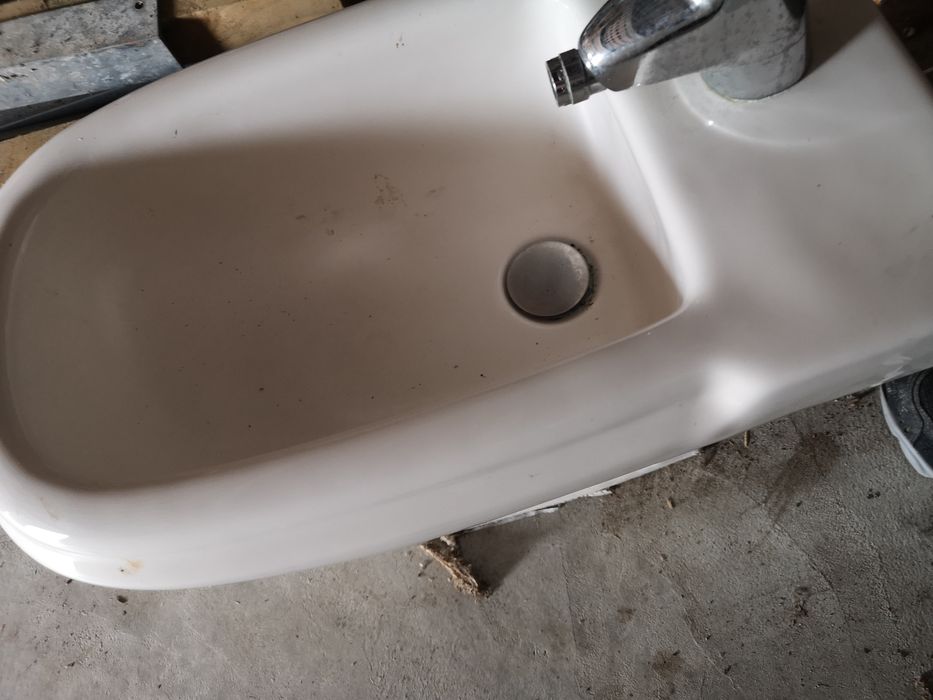 Bidé Roca com torneira como novo