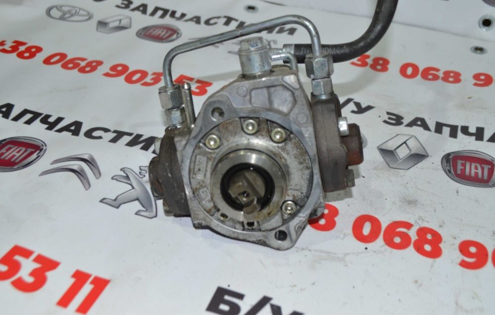 ТНВД паливний насос запчастини Toyota Avensis