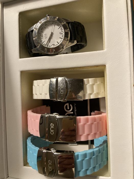 Relógio One com bracelets e caixa
