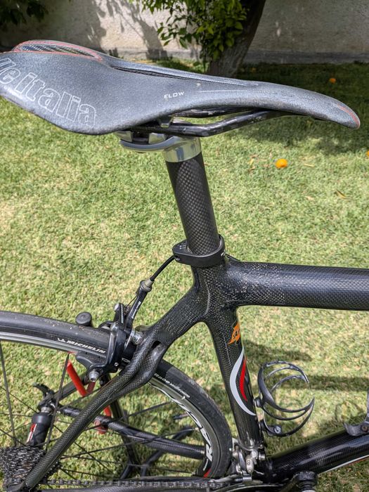 Bicicleta tecnotrat em carbono