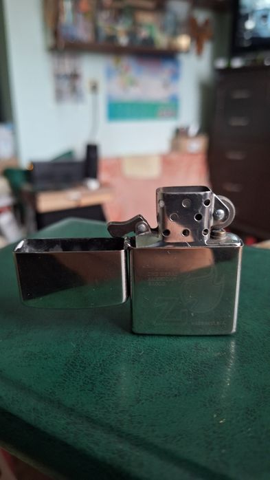 Продам дві запальнички