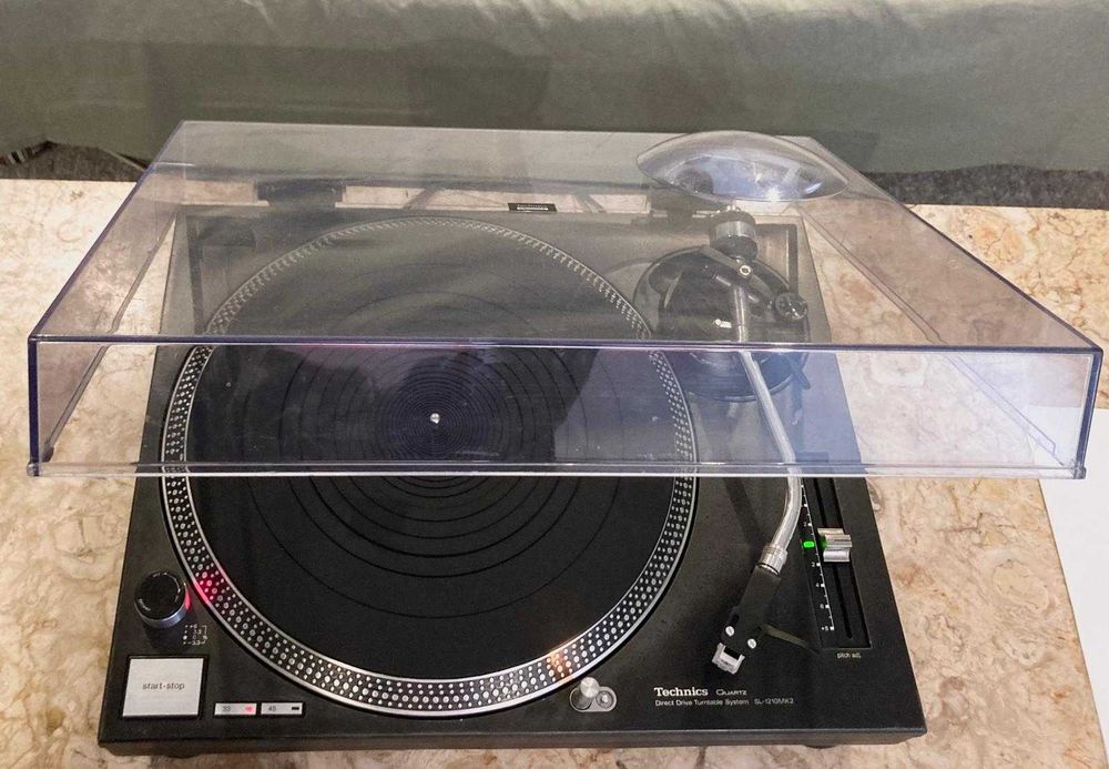TECHNICS 1210 MK2 com dust cover e agulha nova, pitch/motor calibrado   750€