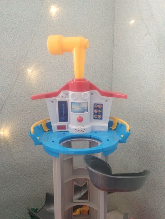 База 52 см + 9 героїв з машинками щенячий патруль . Подарункові набори