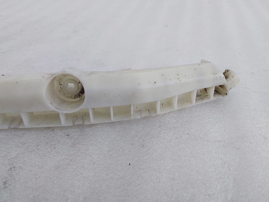 Guia de pára-choques frente esquerdo VOLVO V50 (MW)