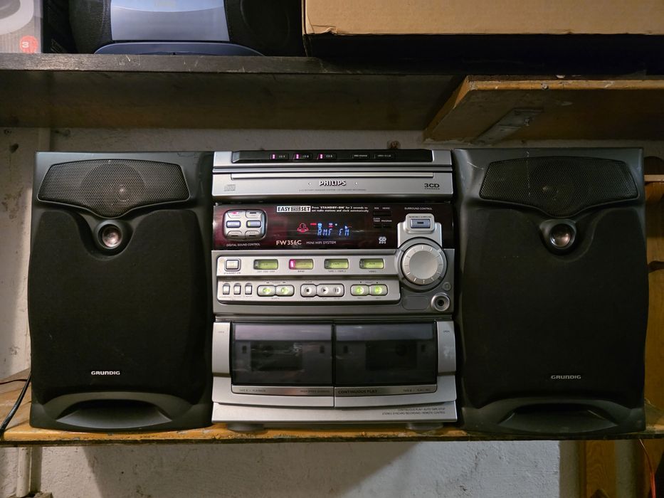 Wieża Philips z głośnikami GRUNDIG bardzo ładnym stanie.