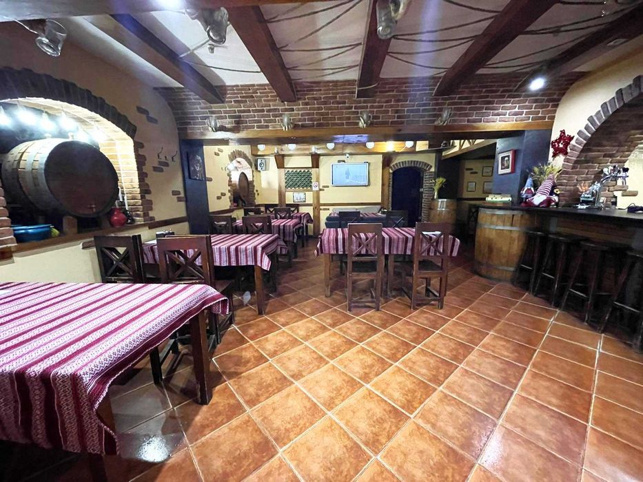 Продаж кафе + тераса на бульварі Вацлава Гавела, 49