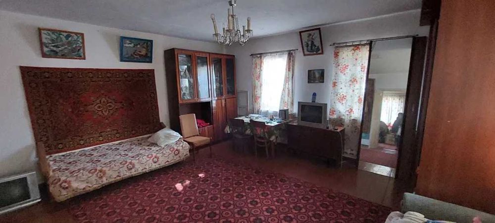 Продаж будинку з комунікаціями