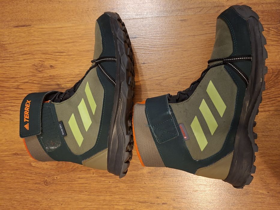 Buty zimowe Adidas Terrex śniegowce dla chłopca chłopięce 39 1/3
