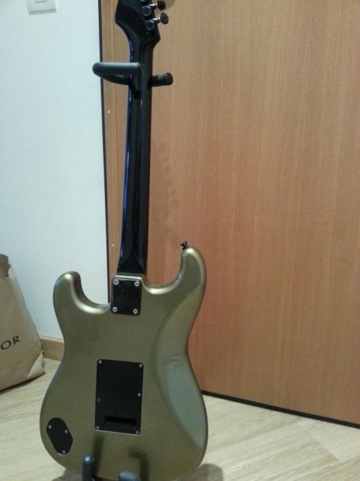 Fender Contemporary Stratocaster Japan ( 1985)