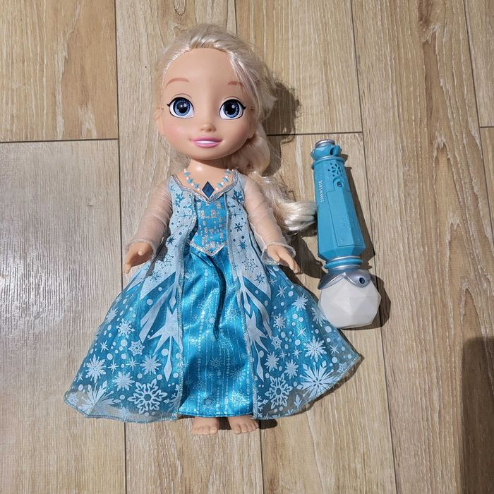 Lalka Elsa z mikrofonem