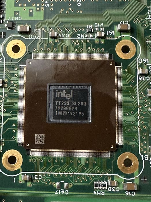 Intel SL28Q TT233 на платі Toshiba S320CDS