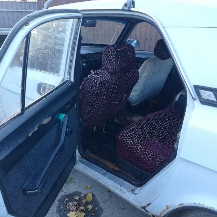 Волга 31029  машина біла