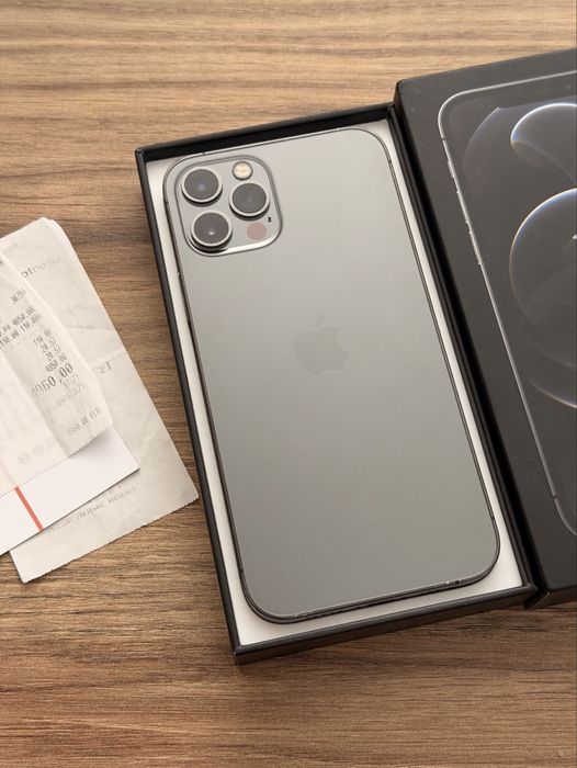 Iphone 12pro w kolorze szarym