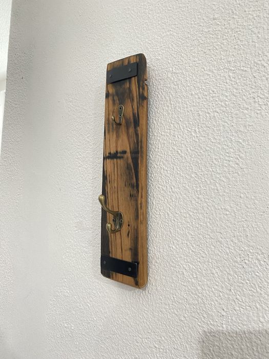 Suporte/cabide de parede artesanal em madeira