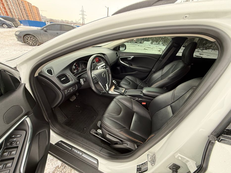 Volvo V-40 Cross Country