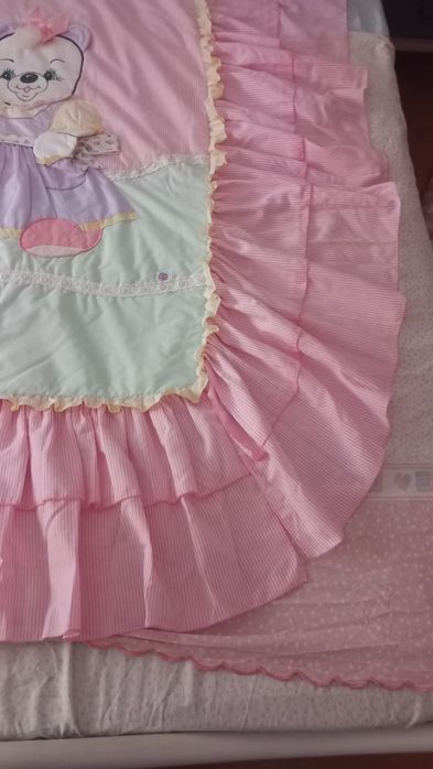 COLCHA para CAMA de BEBÉ,CRIANÇA Com bonito padrão. Quarto criança.