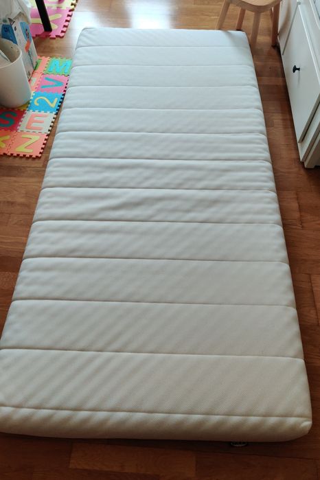 Colchão Montessori para criança