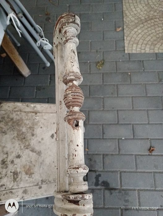 Krzesło stare do renowacji,stabilne