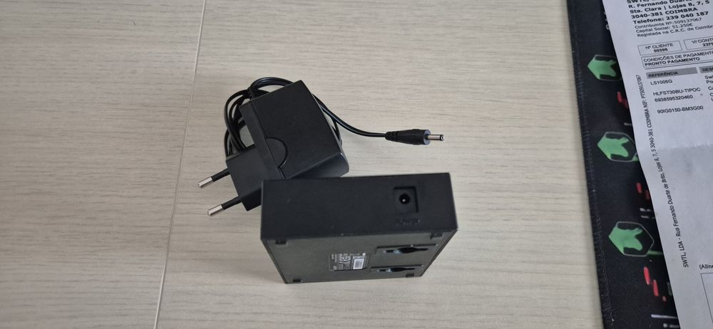 Switch TP-Link  Gigabit 5 entradas

Portas Preto