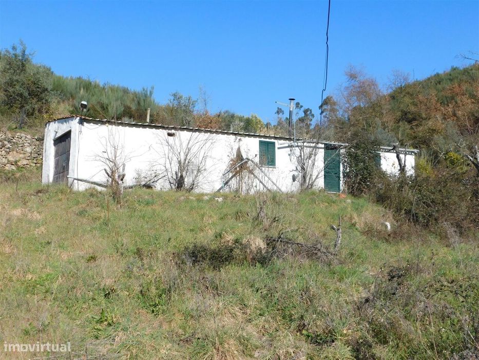 Terreno / Seia, Santa Marinha e São Martinho — Seia, São Romão E Lapa Dos Dinheiros, Guarda